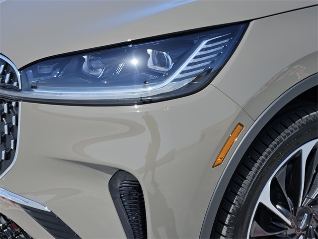 Vehicle image 9 of 32