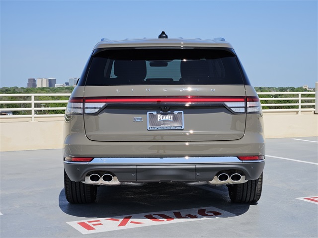 Vehicle image 5 of 32