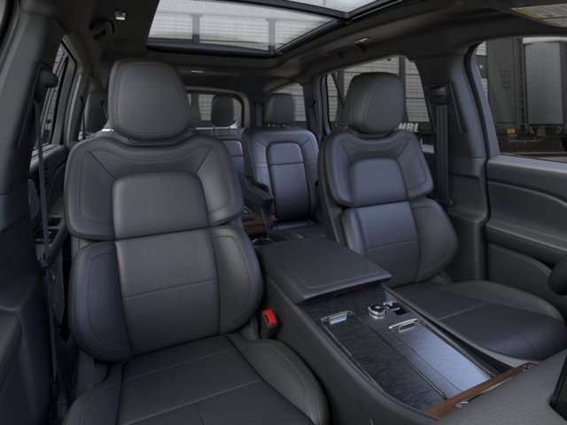 Vehicle image 10 of 22
