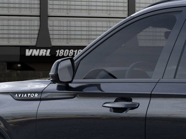 Vehicle image 20 of 22