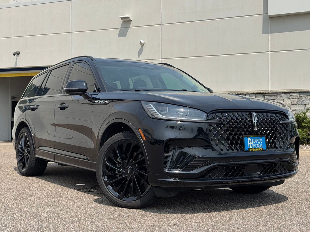 2025 Lincoln Aviator Reserve Image 2 of 41
