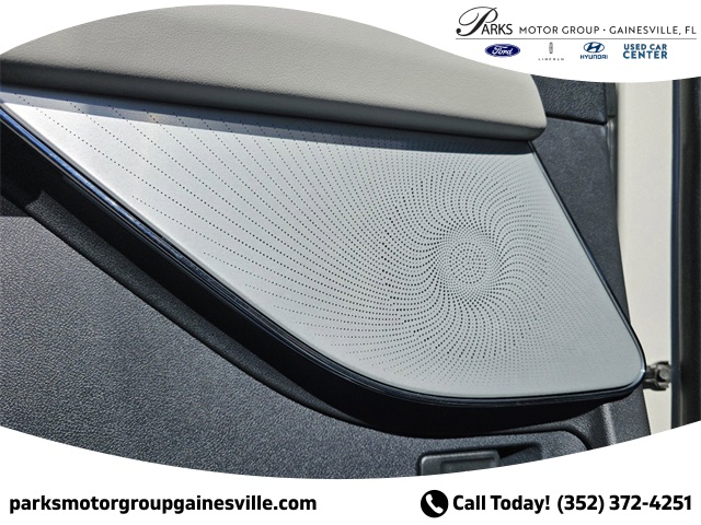 2025 Lincoln Aviator Reserve Image 12 of 33