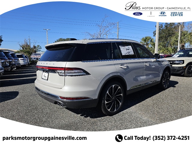 2025 Lincoln Aviator Reserve Image 3 of 33