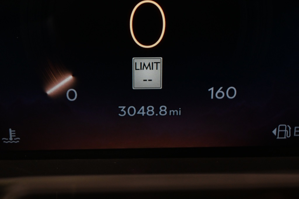 Vehicle image 25 of 34