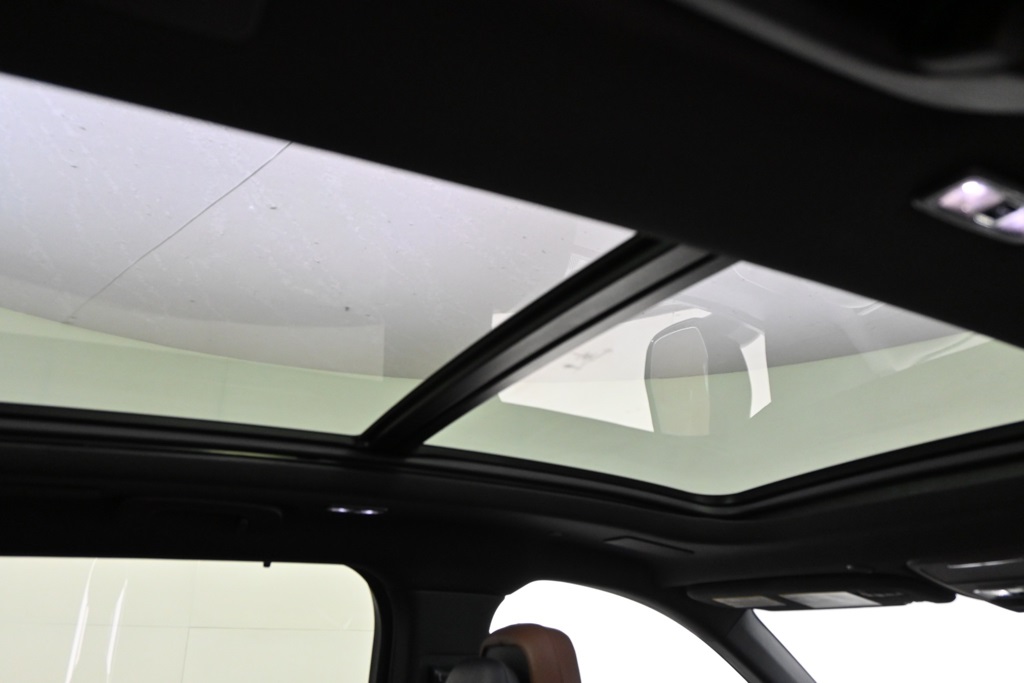 Vehicle image 16 of 34