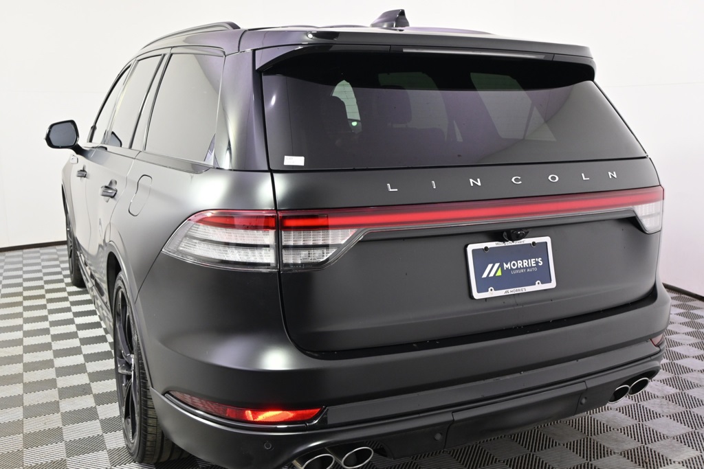 Vehicle image 10 of 34