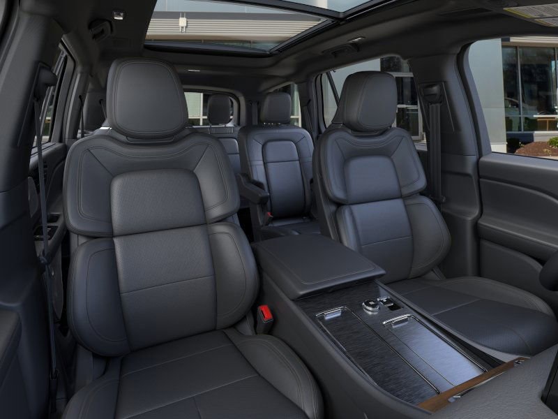 2025 Lincoln Aviator Reserve Image 11 of 22