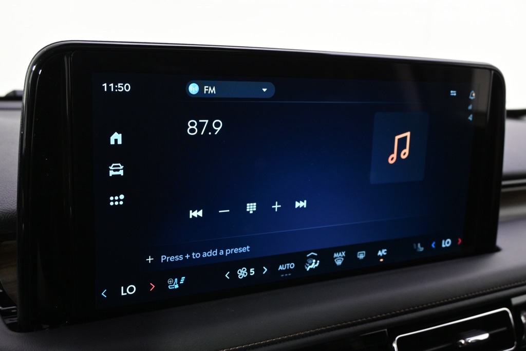 Vehicle image 22 of 32
