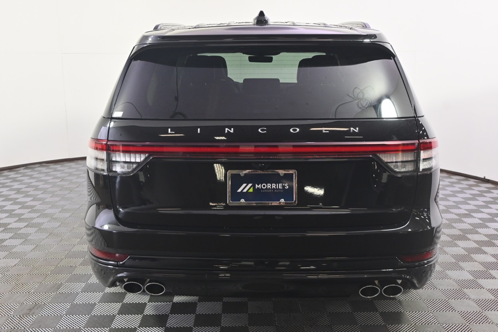 Vehicle image 8 of 32