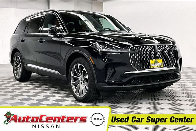 2025 Lincoln Aviator Reserve Image 2 of 42
