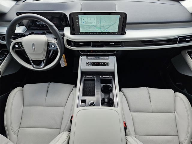 Vehicle image 24 of 32