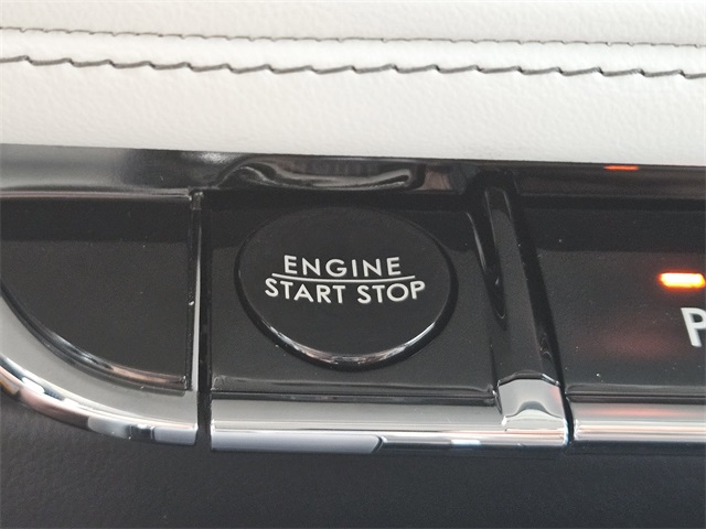 Vehicle image 20 of 32