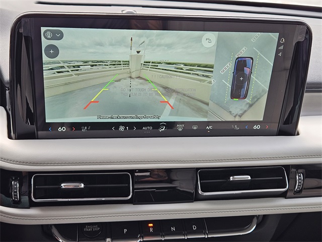 Vehicle image 17 of 32