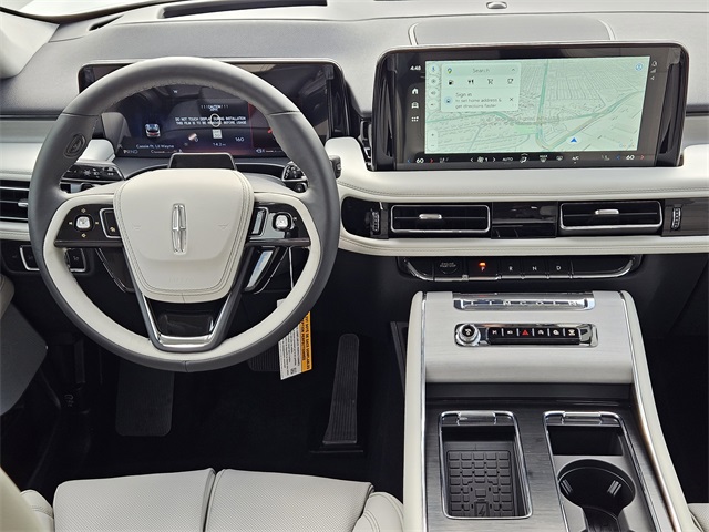 Vehicle image 25 of 32