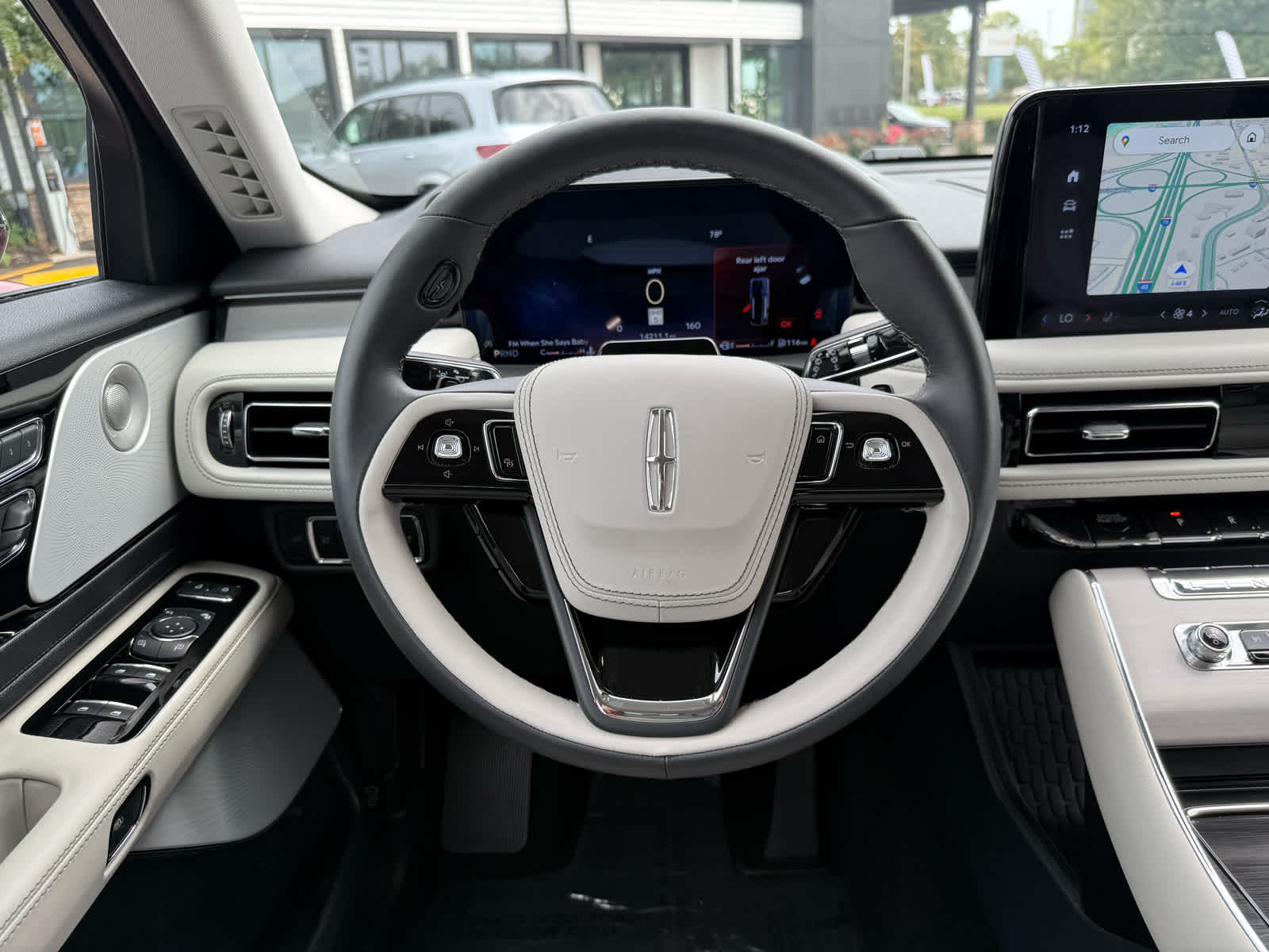 2025 Lincoln Aviator Reserve Image 13 of 37