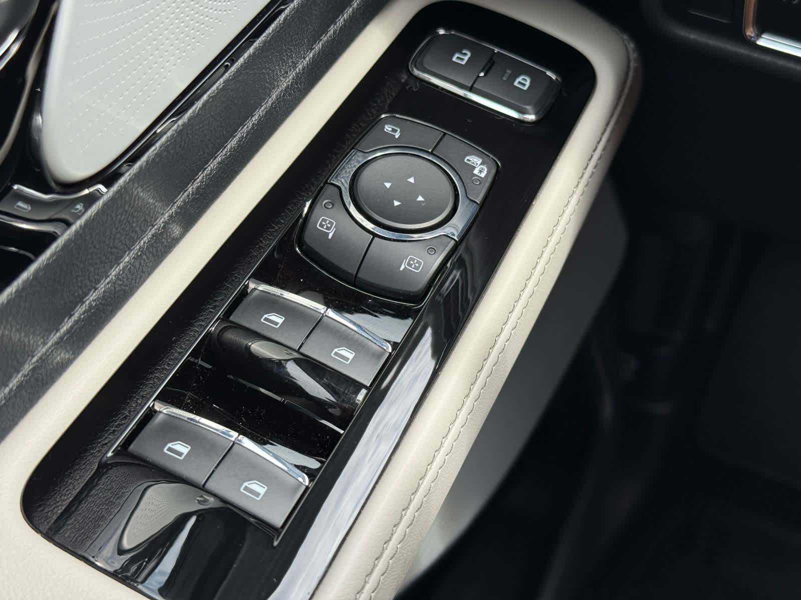 2025 Lincoln Aviator Reserve Image 35 of 37