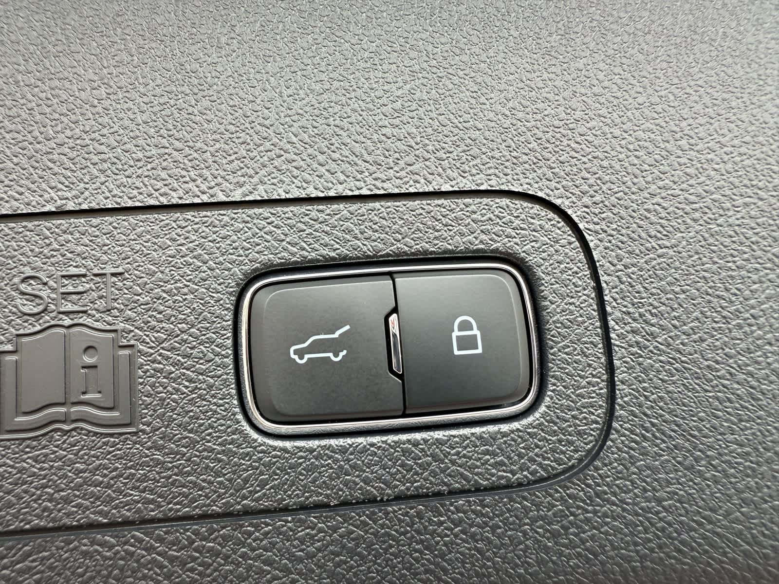 2025 Lincoln Aviator Reserve Image 31 of 37