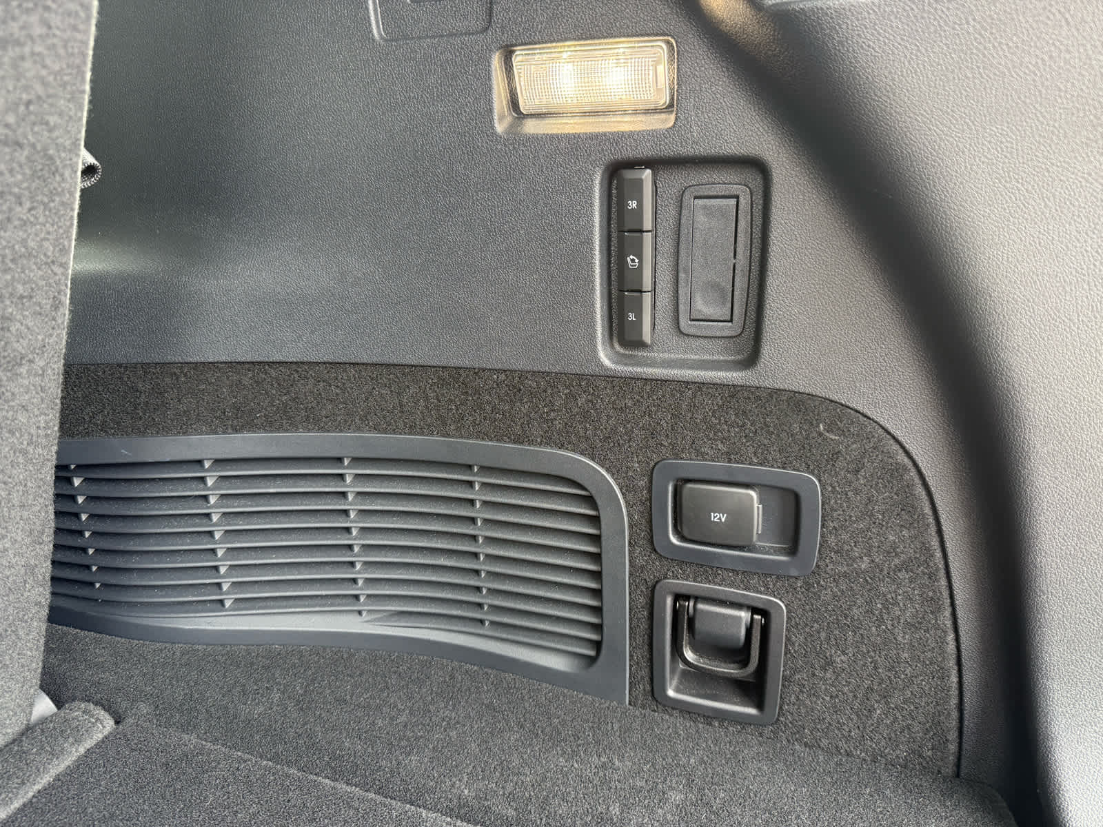 2025 Lincoln Aviator Reserve Image 33 of 37