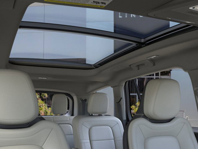 2025 Lincoln Aviator Reserve Image 18 of 23