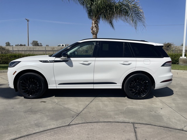2025 Lincoln Aviator Reserve Image 8 of 33