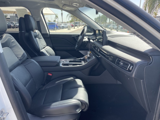 2025 Lincoln Aviator Reserve Image 17 of 33