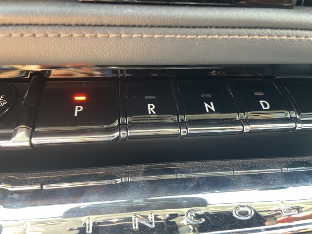 2025 Lincoln Aviator Reserve Image 13 of 33