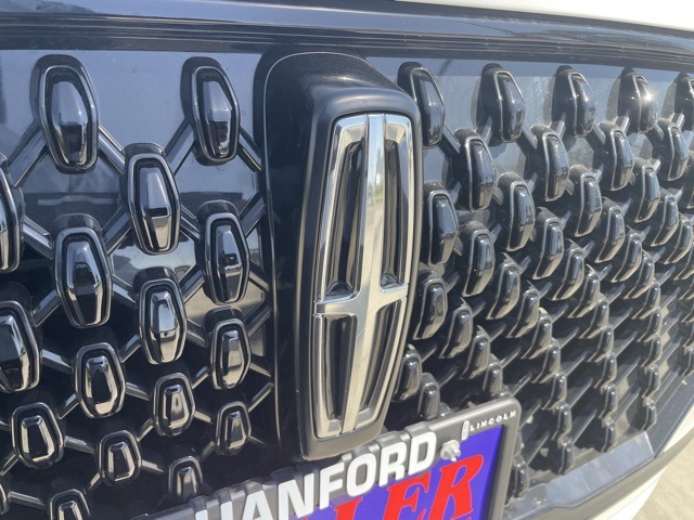 2025 Lincoln Aviator Reserve Image 28 of 33