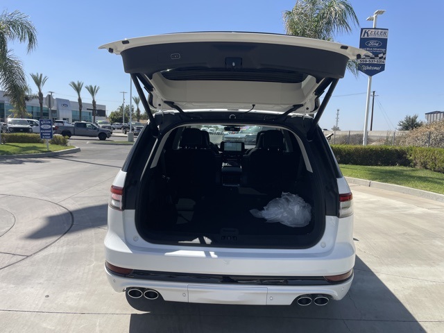 2025 Lincoln Aviator Reserve Image 12 of 33