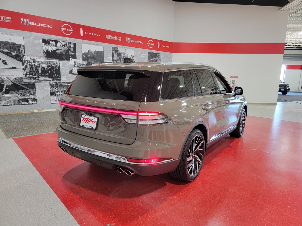 Vehicle image 5 of 29