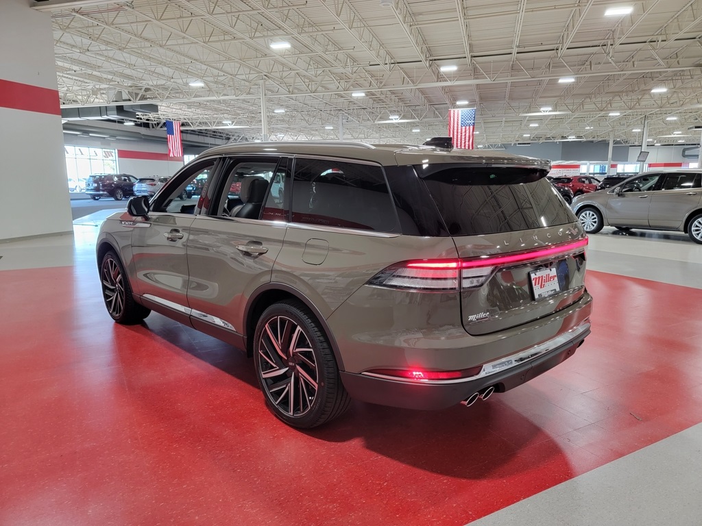 Vehicle image 7 of 29