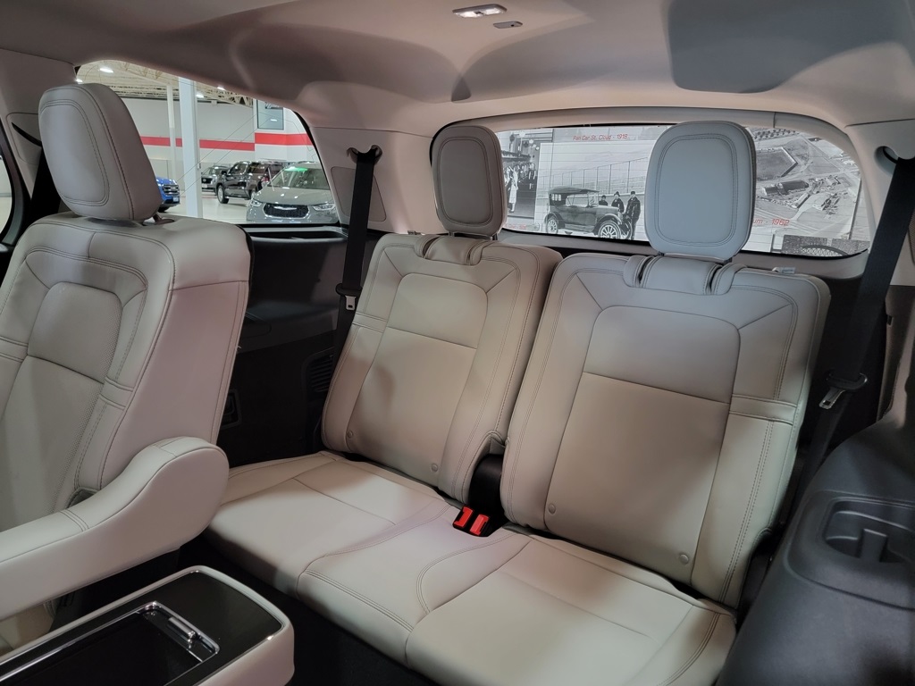 Vehicle image 10 of 29