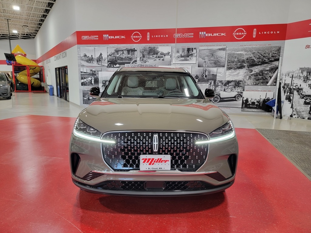 Vehicle image 2 of 29