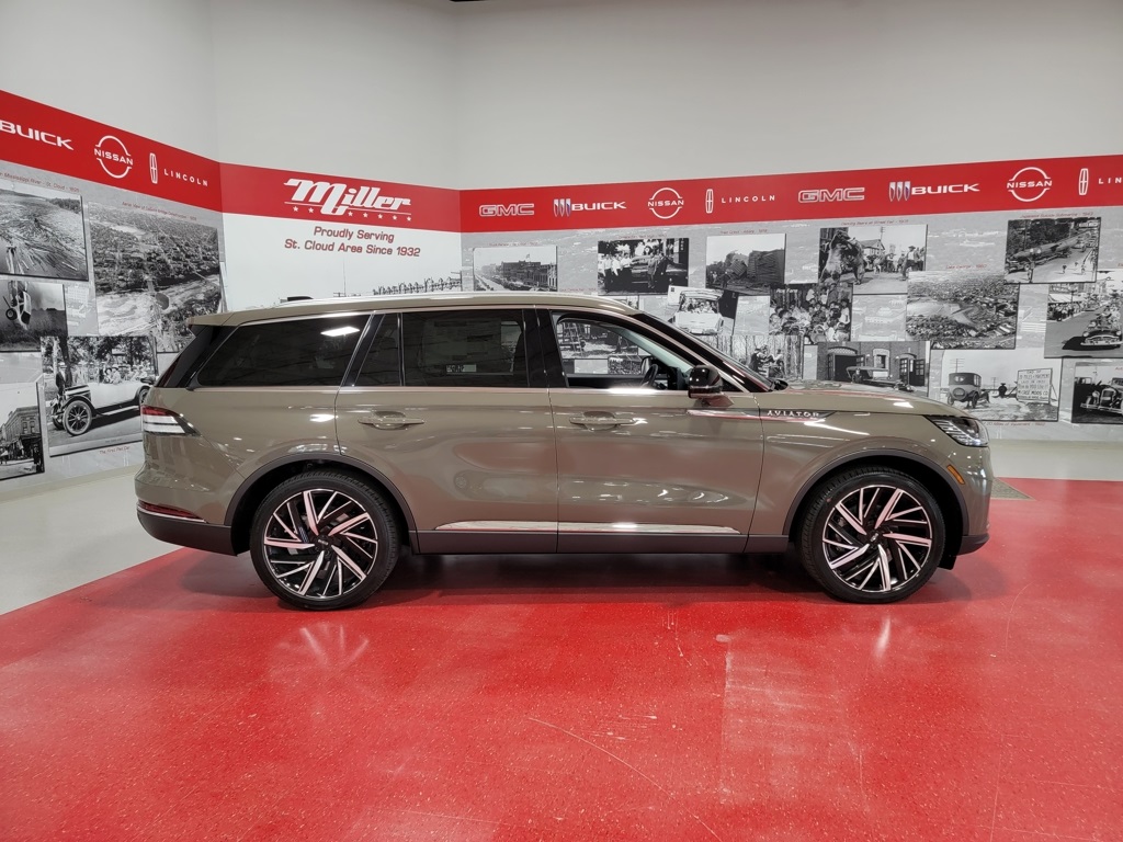 Vehicle image 4 of 29