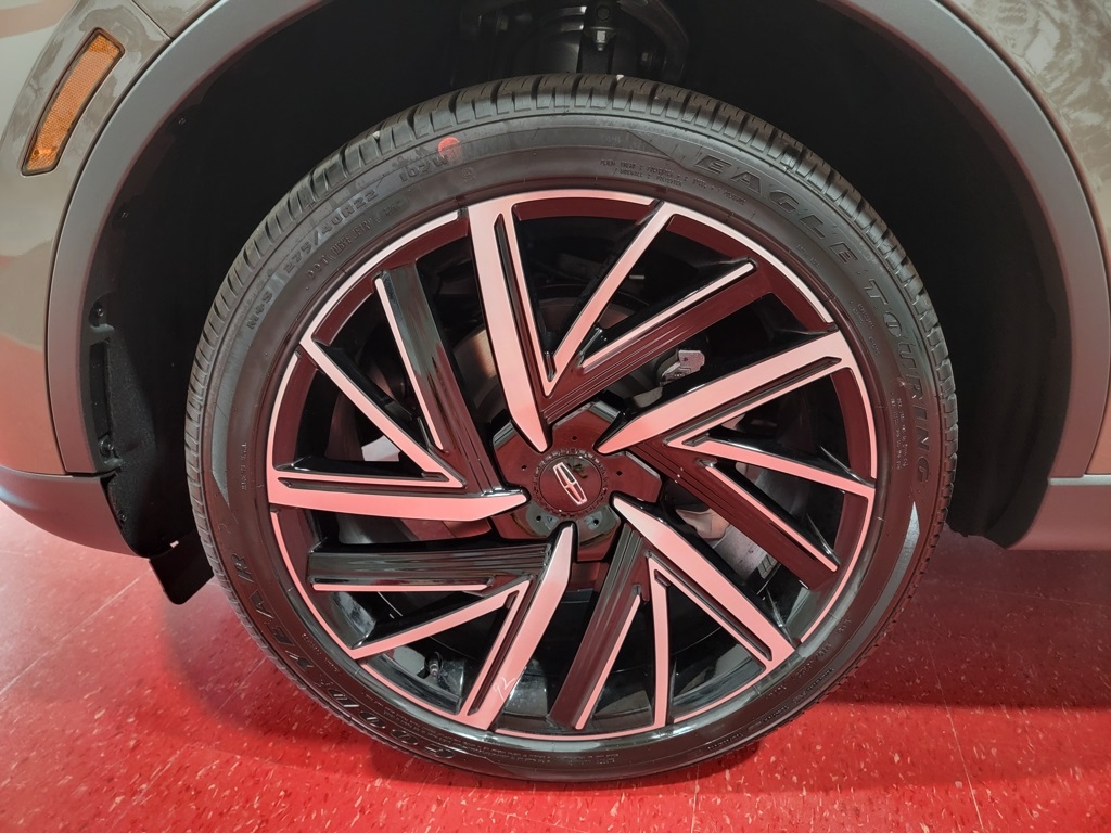 Vehicle image 9 of 29