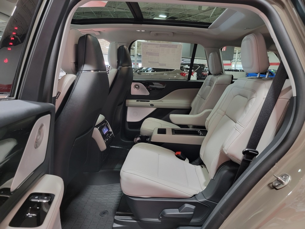 Vehicle image 12 of 29