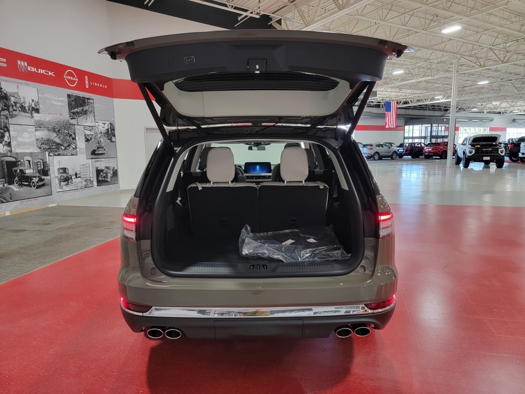 Vehicle image 26 of 29