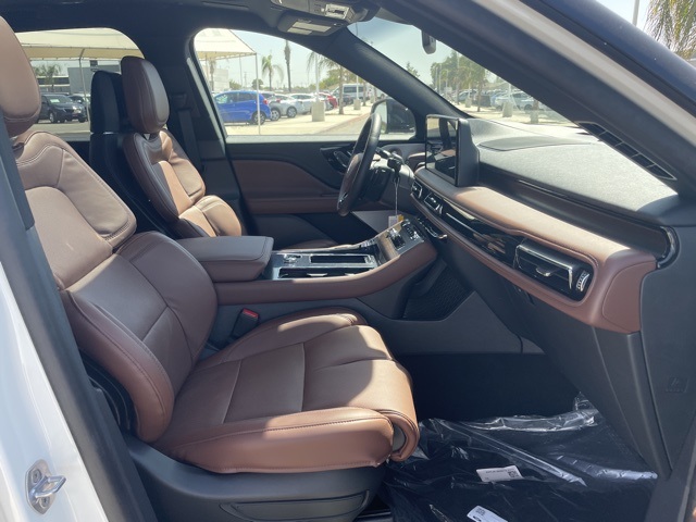 2025 Lincoln Aviator Reserve Image 14 of 31