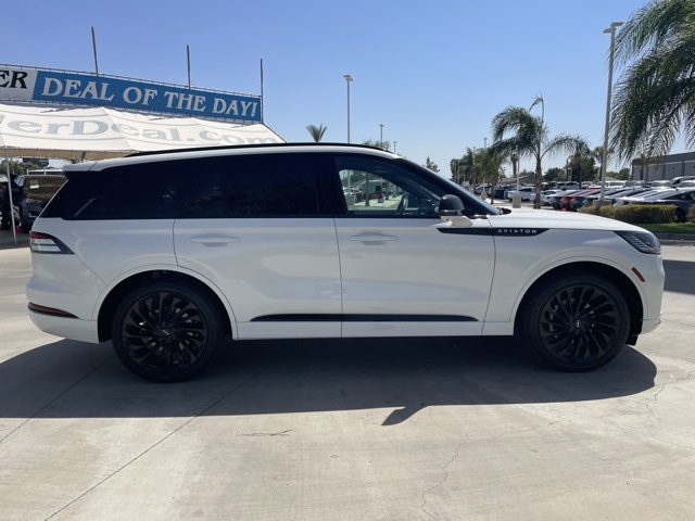 2025 Lincoln Aviator Reserve Image 4 of 31