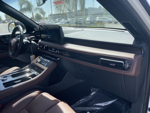 2025 Lincoln Aviator Reserve Image 18 of 31