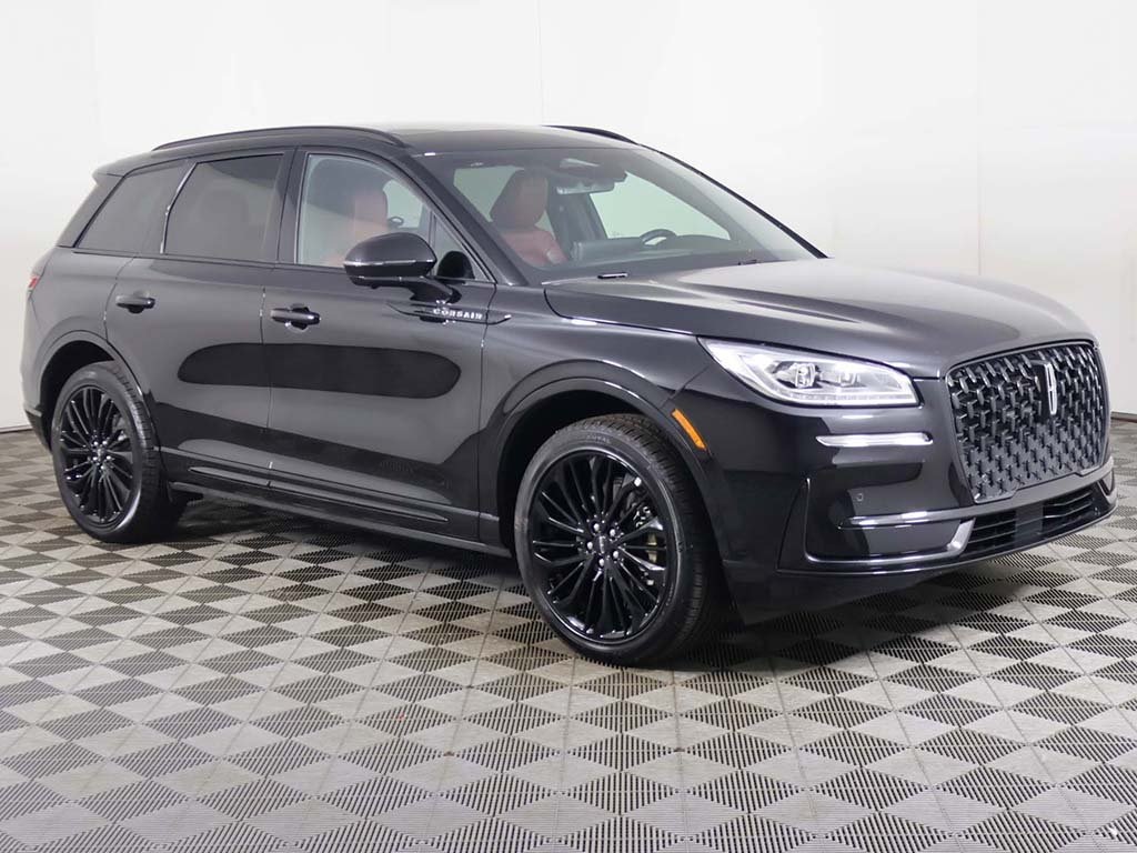 2025 Lincoln Corsair Grand Touring Image 5 of 61