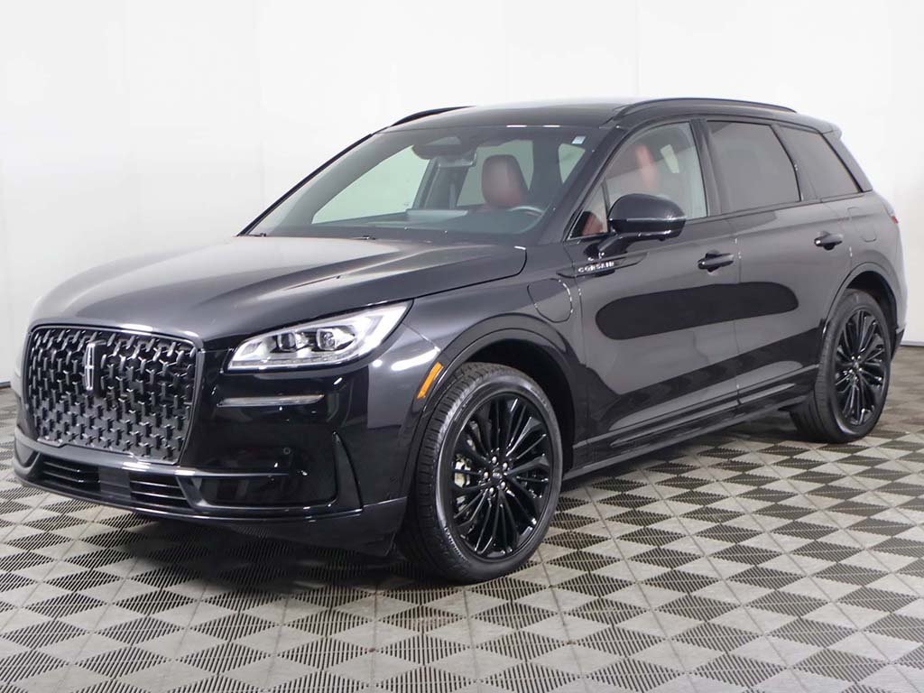 2025 Lincoln Corsair Grand Touring Image 1 of 61