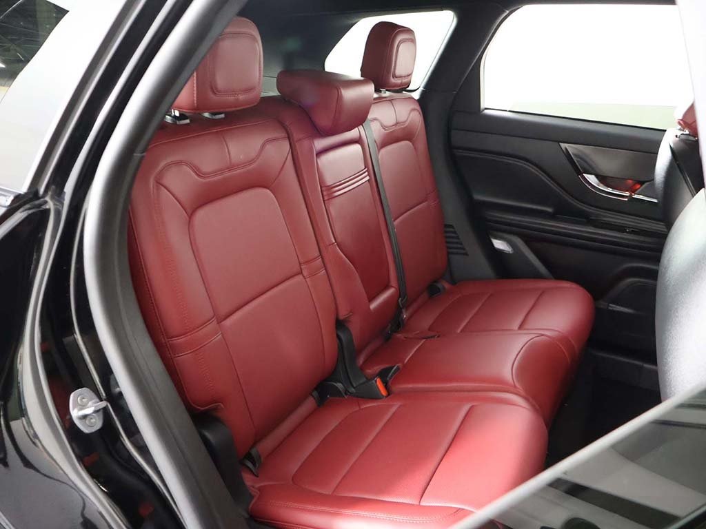 2025 Lincoln Corsair Grand Touring Image 14 of 61