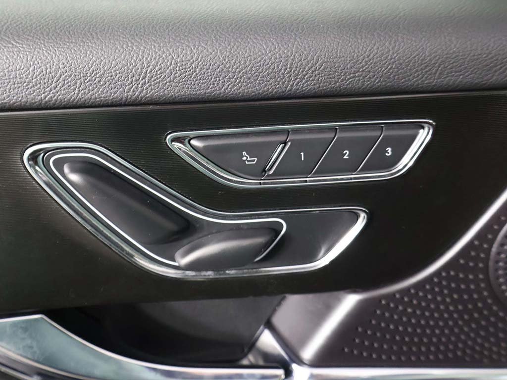 2025 Lincoln Corsair Grand Touring Image 37 of 61