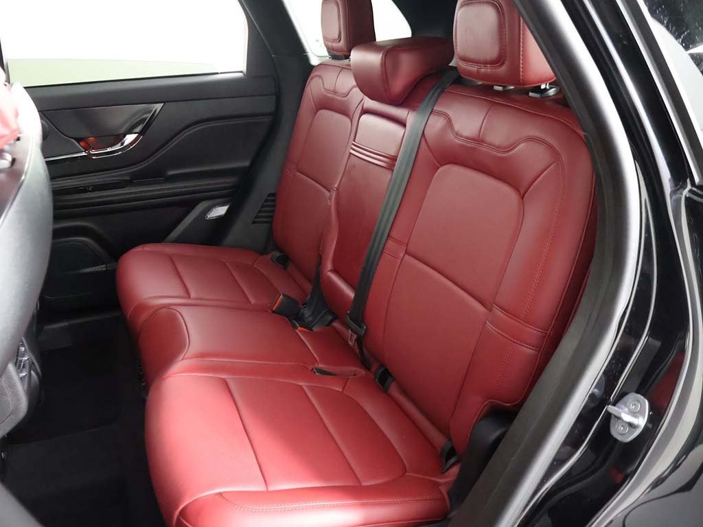 2025 Lincoln Corsair Grand Touring Image 16 of 61