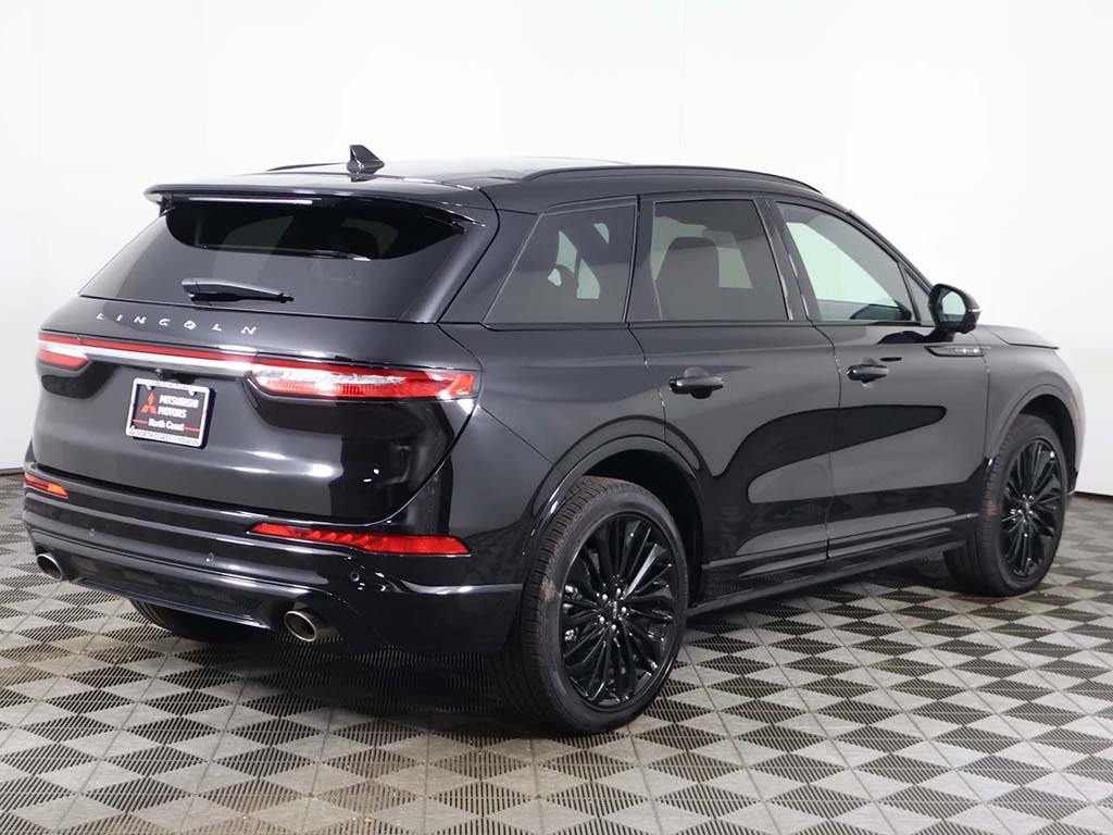 2025 Lincoln Corsair Grand Touring Image 8 of 61