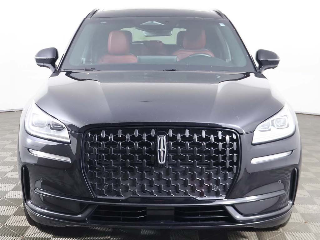 2025 Lincoln Corsair Grand Touring Image 3 of 61