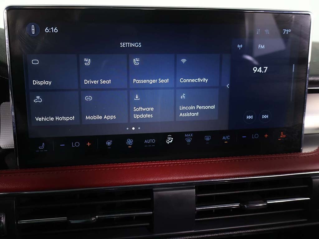 2025 Lincoln Corsair Grand Touring Image 26 of 61
