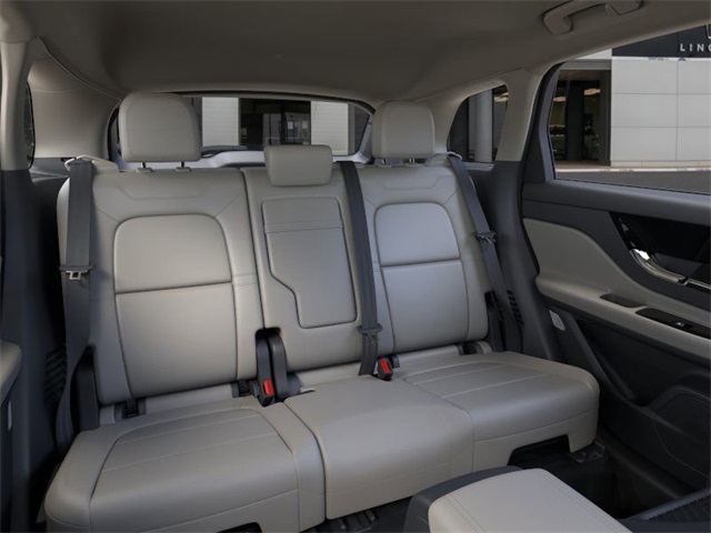 Vehicle image 11 of 22
