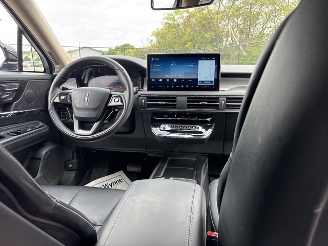 2025 Lincoln Corsair Premiere Image 11 of 15