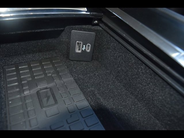 Vehicle image 13 of 20